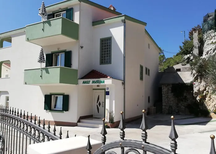 Lejlighed With Parking Space - 25063