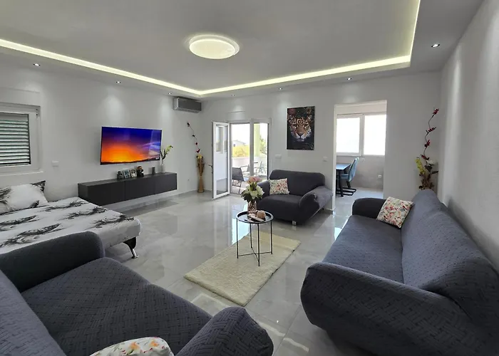 Lejlighed With Parking Space - 25063 *