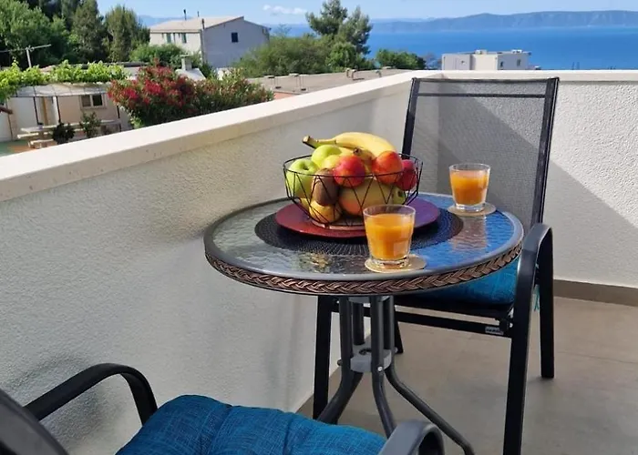 Lejlighed With Parking Space - 25063