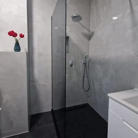 Apartment With Parking Space - 25063