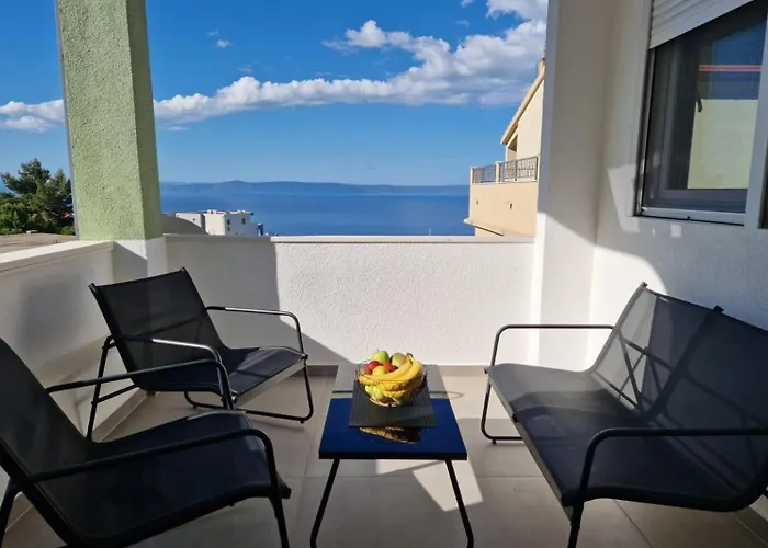 Lägenhet With Parking Space - 25063 *